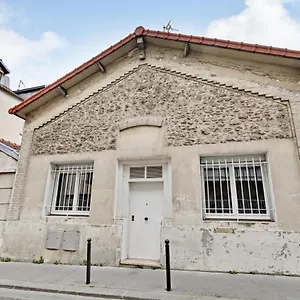 Pick A Flat's In La Chapelle - Impasse Du Cure Paris